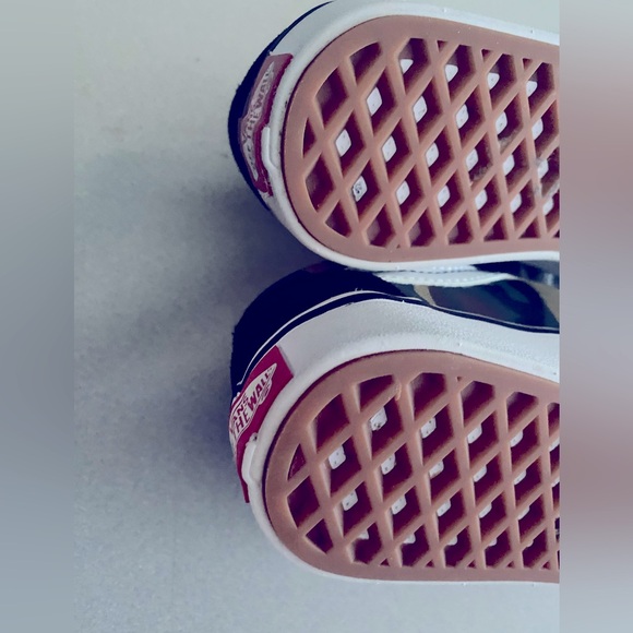 Vans Black and Camo Old Skool Sneakers with Signature Stripe - Picture 9 of 11